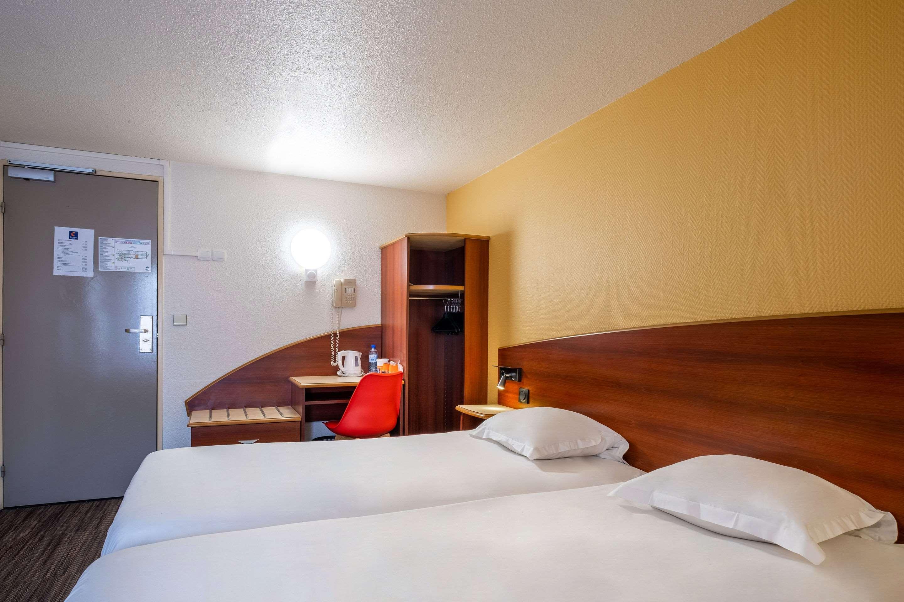 Comfort Hotel Етамп Екстер'єр фото